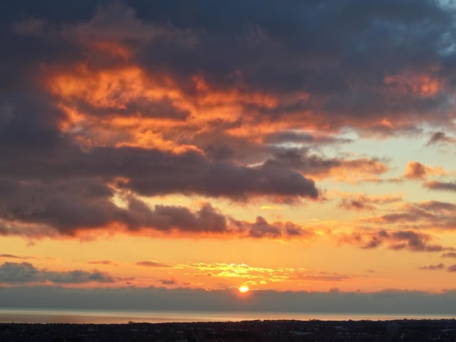 Photographer Eddie Mitchell took these pictures of the stunning sunset in Worthing at the weekend