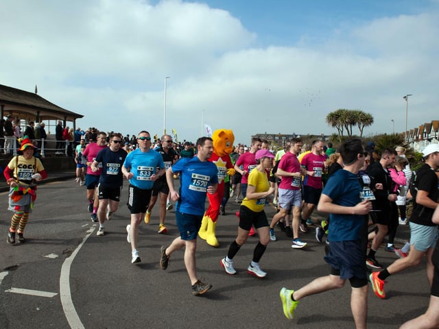 Hastings Half Marathon 2026 - pictures by Frank Copper