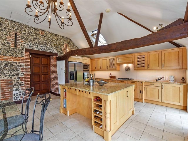 The kitchen comes with a beautiful free standing island.