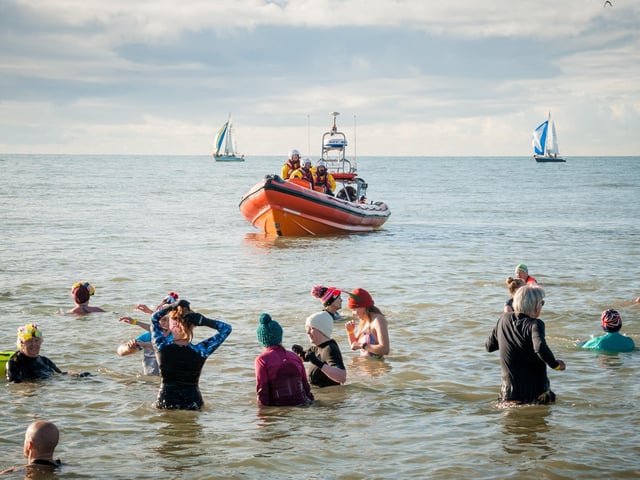 Littlehampton RNLI Lifeboat Station held its first December Dip on Saturday, December 10, 2022, to raise vital funds for the lifesaving work of its volunteer crew