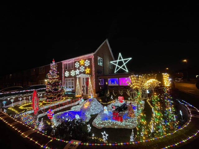 The Barber/James family filled their garden with lights to help bring a smile and Christmas cheer to the community. They used this opportunity to raise some very much needed and well-deserved funds for a charity very close to their hearts, Autism Support Crawley