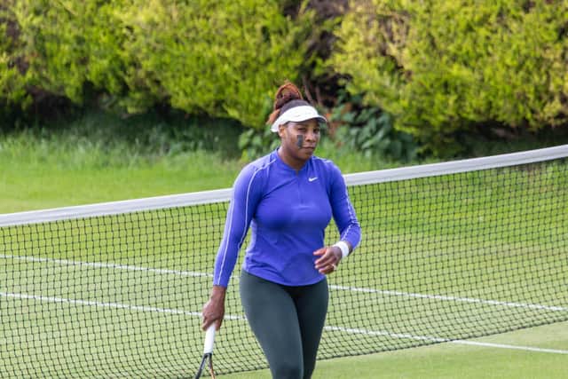 Serena Williams training in Eastbourne 18-6-22 (photo by Barry Davis)