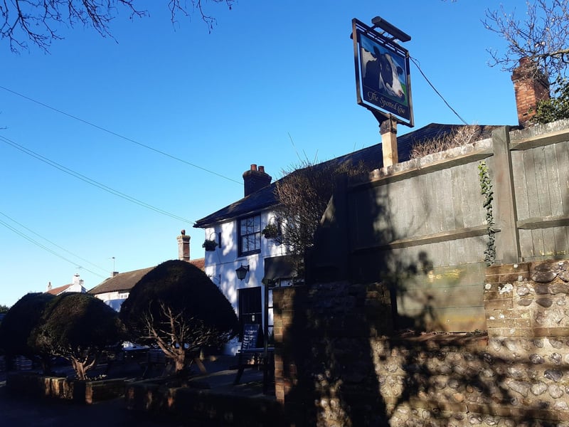 This is our turn around point. It's a nice halfway stop for a pint if you fancy it, too.
