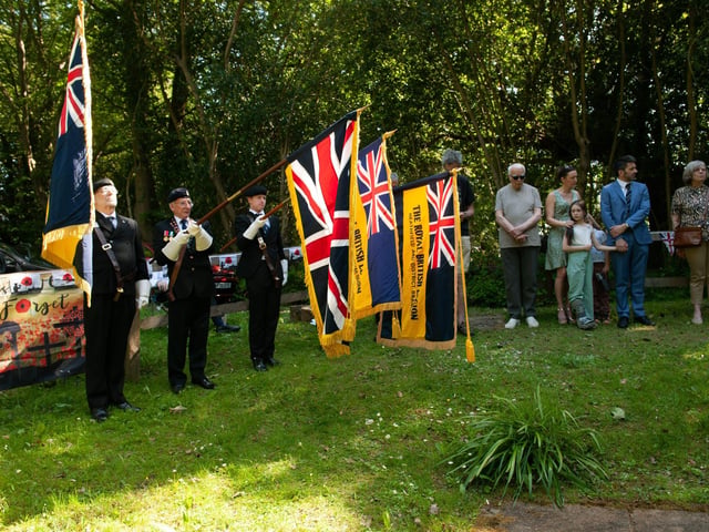 Memorial in Netherfield for the Polish crew who died in a Vickers Wellington bomber from the 304 Polish Squadron in WW2. Photo by Frank Copper.