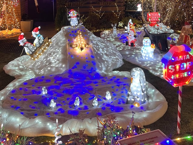 The Barber/James family filled their garden with lights to help bring a smile and Christmas cheer to the community. They used this opportunity to raise some very much needed and well-deserved funds for a charity very close to their hearts, Autism Support Crawley