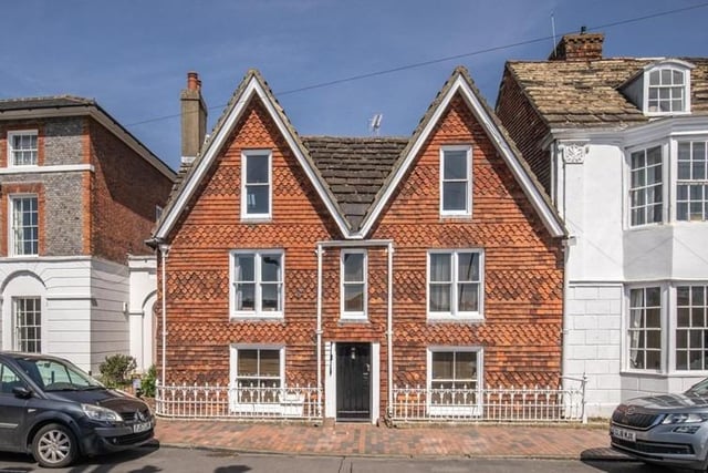 House for sale in Lewes: Grade II Listed five bedroom terraced cottage