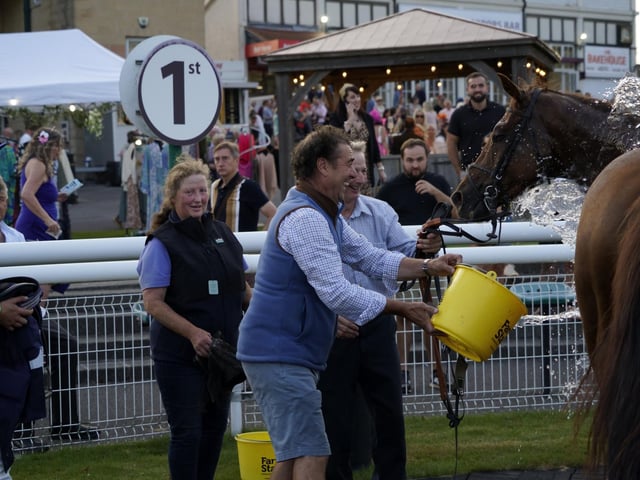 Race 7 The Rapunzel Me Bouncy Blow And Go Novices Limited Handicap Hurdle Race at Fontwell on Friday 30 August 2024. www.polopictures.co.uk Fontwell Arundel Clive Bennett 20240830 ©2024 Clive Bennett Photography 30/08/2024 _CAB8058.JPG : Fontwell Park Ladies' Evening 2024