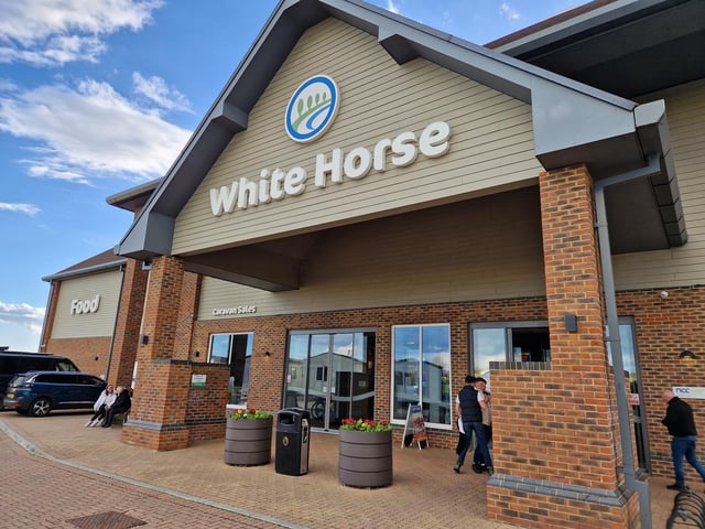 We tried out a family weekend break at Seal Bay Resort in Selsey. We stayed in a platinum caravan and experienced a host of activities and entertainment across the seaside West Sussex site.