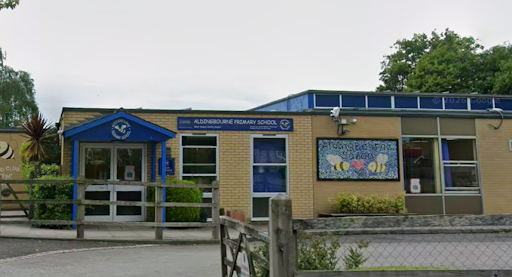 Schule in Chichester nach Inspektion von Ofsted gelobt