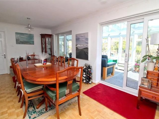On the ground floor the property consists of an open plan lounge/diner, kitchen/breakfast room, conservatory and cloakroom.