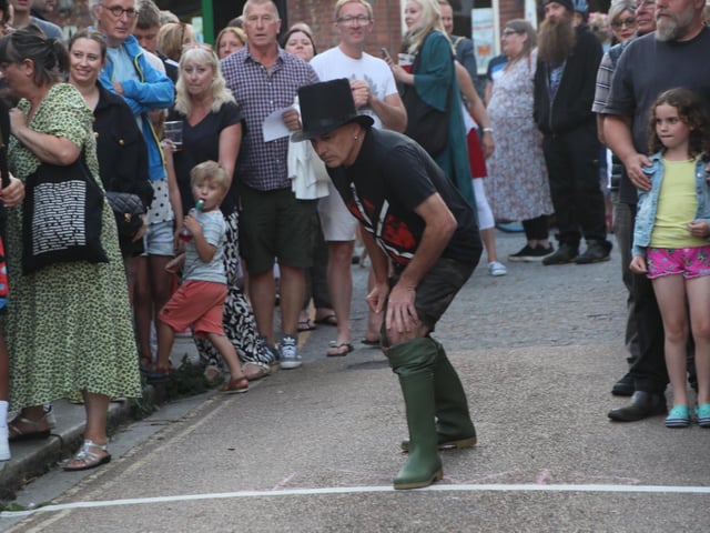 Hastings Old Town Carnival Week 2022: Seaboot Race. Photo by Roberts Photographic