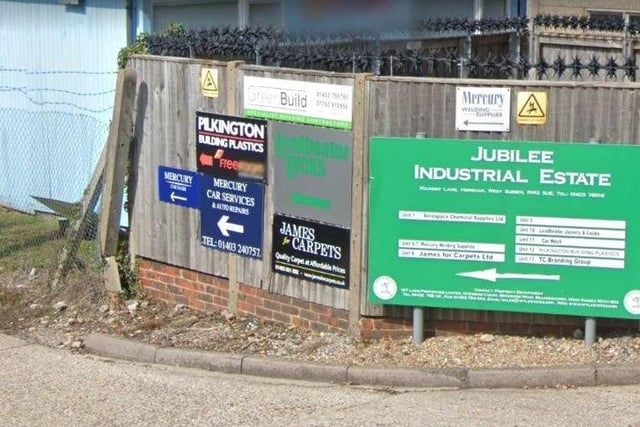 Horsham Hand Car Wash on the Jubilee Industrial Estate off Foundry Lane, Horsham, is rated four out of 5 from 283 Google reviews.
