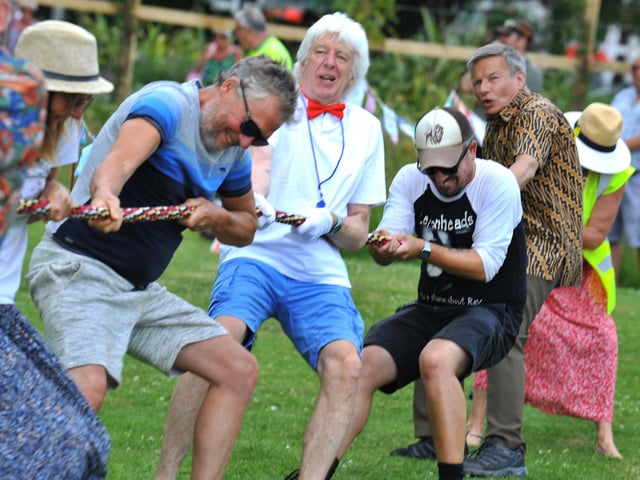 Fun and games in Denton Gardens at the community pic