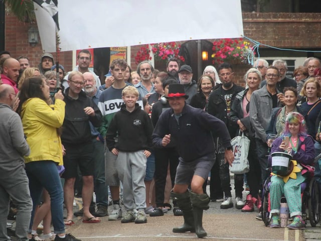 Hastings Old Town Carnival Week 2025: Seaboot Race. Photo by Roberts Photographic.