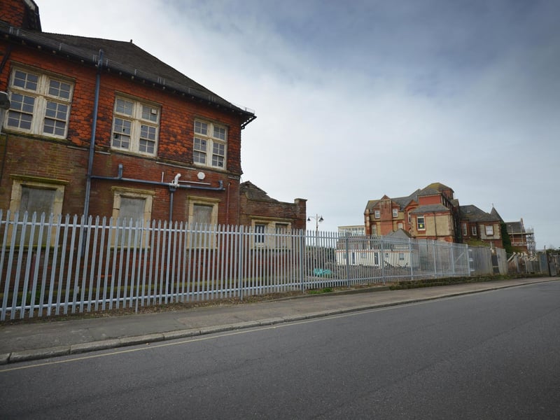 The old Gambier House site, on the left, in West Hill Road, St Leonards. Eversfield Chest Hospital is to the right.