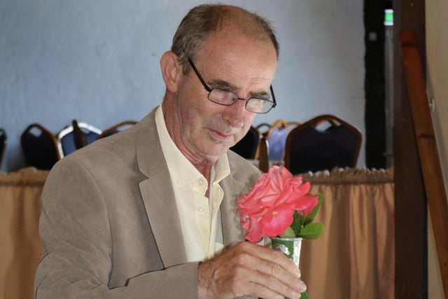 Paul Dalby judging the single rose category