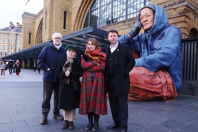 Sophie de Oliveira Barata was commissioned by the UK’s national homeless charity Crisis to create the 4.3-metre tall structure that stands outside the famous train station.