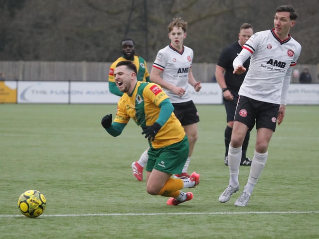 Promotion-chasing Horsham FC were held to a 1-1 draw at home by visiting Chatham Town