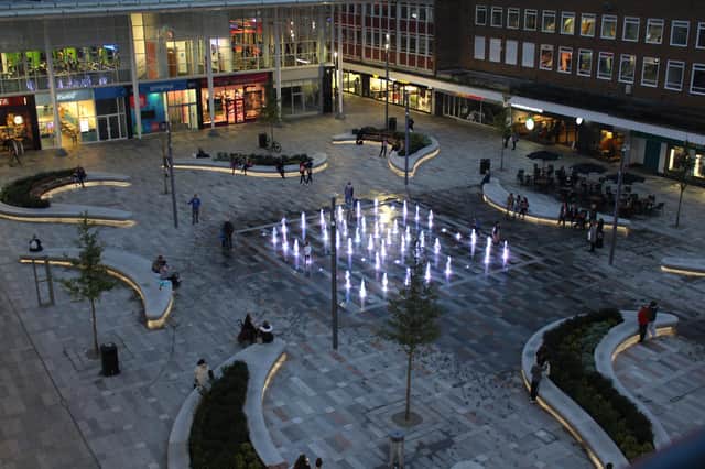 Queens Square fountain. Image: Crawley Borough Council