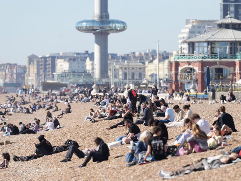 Wednesday and Thursday has seen glorious sunshine – with photos showing people taking the opportunity to relax on Brighton beach.