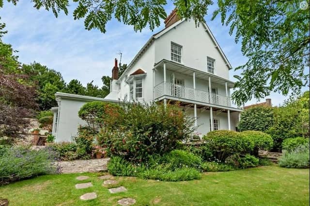 House for sale in Seaford: 6 bedroom Georgian character house with south-facing balcony
