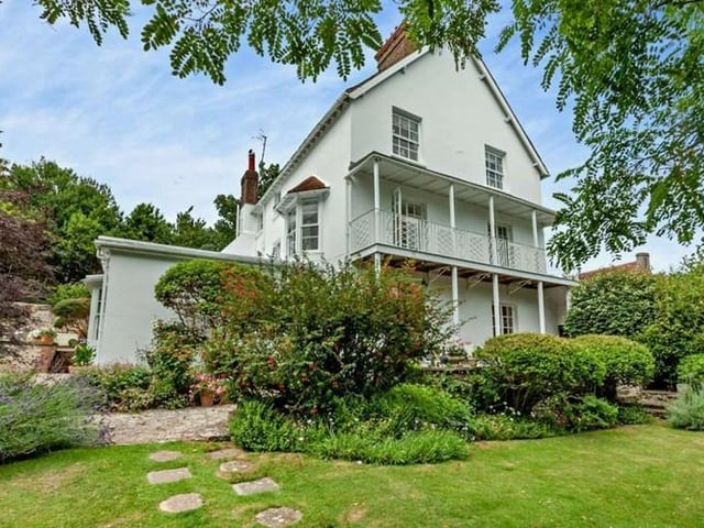 House for sale in Seaford: 6 bedroom Georgian character house with south-facing balcony