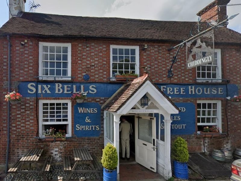 The Six Bells, in The Street, Chiddingly, has a rating of 4.7 from more than 1,000 reviews