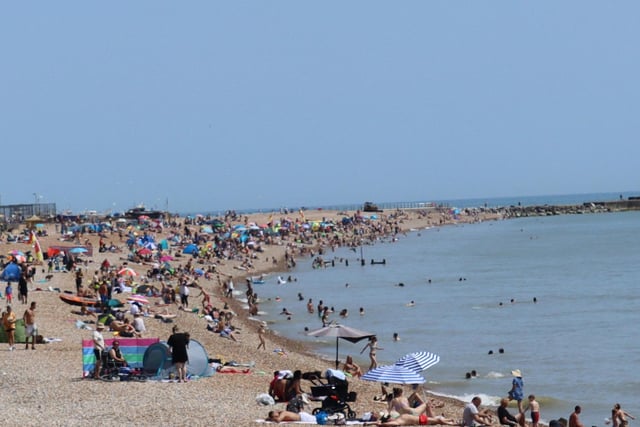 Hastings beach during the heatwave on July 17 2022. Photo by Kevin Boorman
