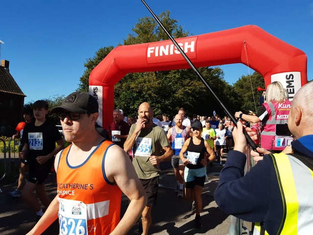 Runners mark the 40th anniversary of Run Barns Green.