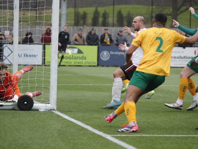 Promotion-chasing Horsham FC were held to a 1-1 draw at home by visiting Chatham Town