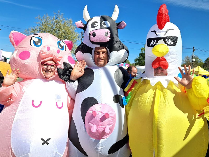 Colourful costumes. Photo: Hollie Robards