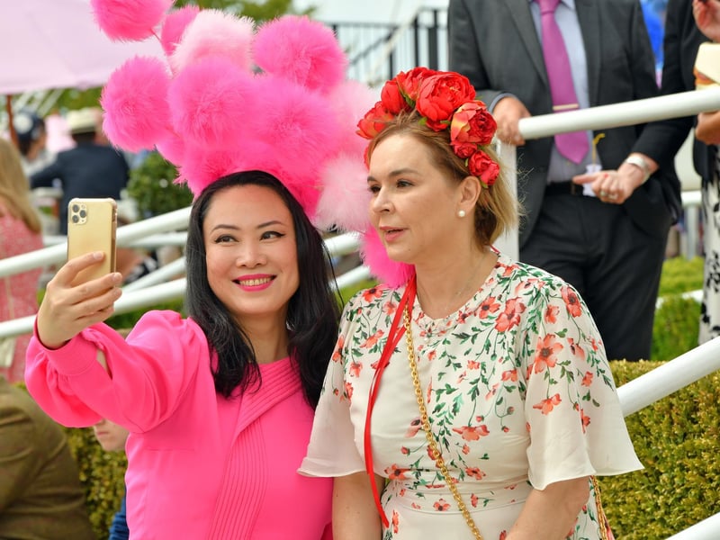QATAR GOODWOOD THURSDAY
GOODWOOD, CHICHESTER
ENGLAND
JULY 28th 2022
PHOTOGRAPHER: Malcolm Wells
Meeting: QATAR GOODWOOD FESTIVAL MEETING
THIRD DAY
Often defined as 'Ladies Day' and this year the sun shone all day to show the fashions to the very best !
Picture: Malcolm Wells
Professional Photographer
E: malcolmrichardwells@gmail.com:Images from Ladies' Day at Glorious Goodwood - the Qatar Goodwood Festival - in 2022