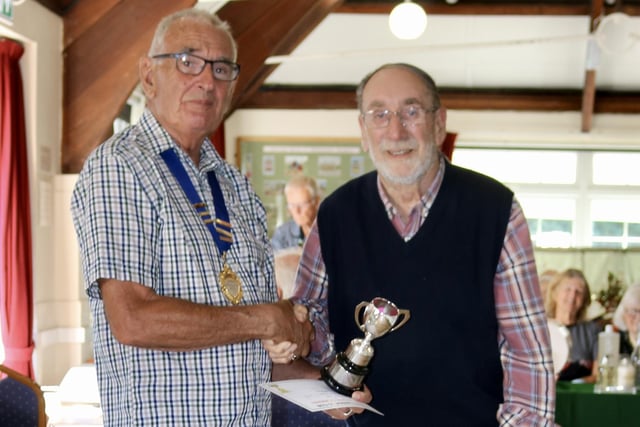 Ray Dumbleton being presented with the Dahlia Cup