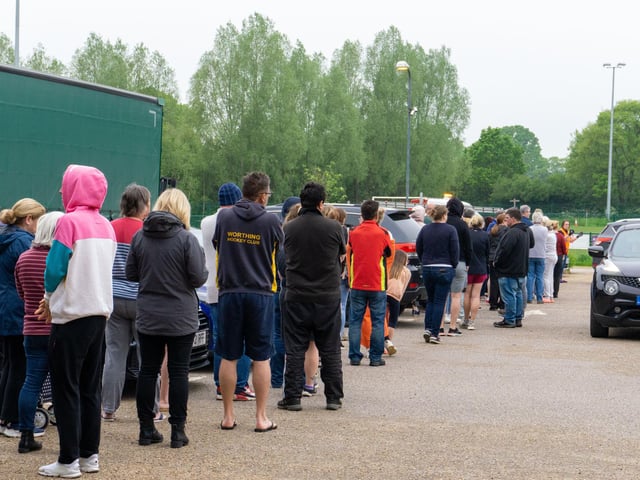 Southern Water customers have flocked to a bottled water station in Billingshurst after Horsham District was left with 'no water' following a ‘failure’ at one of the company’s supply works.