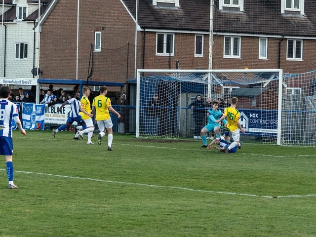 It finished 2-2 v Corinthian as Haywards Heath Town played their first game under Jay Lovett