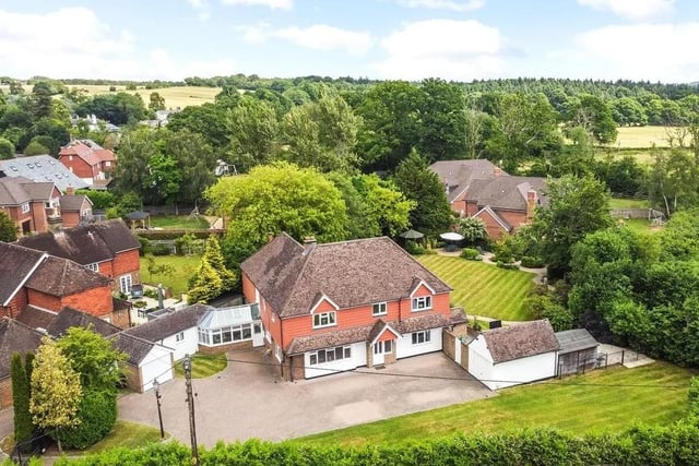 Fox Hill is on the southern fringes of Haywards Heath with easy access to the countryside and A272