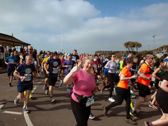 Hastings Half Marathon 2026 - pictures by Frank Copper
