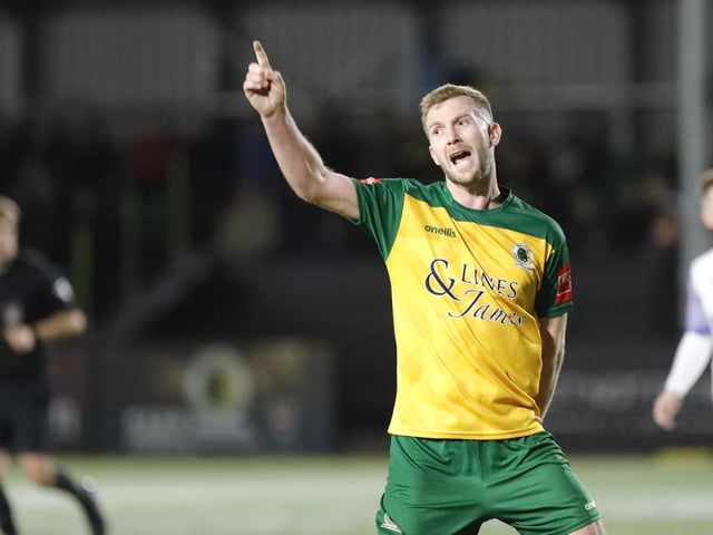 FA Trophy action between Horsham and AFC Totton