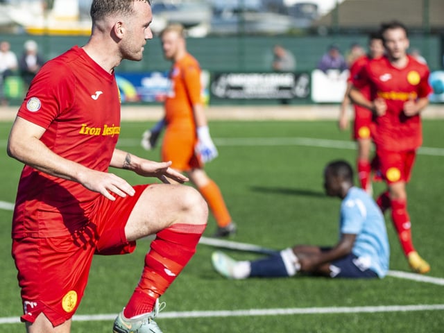 Newhaven FC take on Spelthorne Sports in the FA Cup