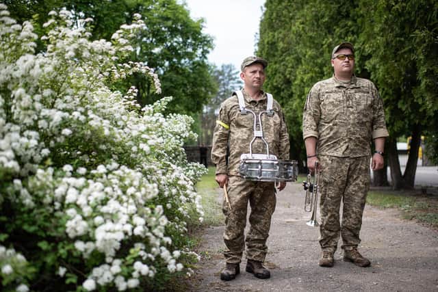Ukrainian servicemen during a funeral at Baranivka Cemetery on June 2, 2022 in Sumy, Ukraine. (Photo by Alexey Furman/Getty Images)