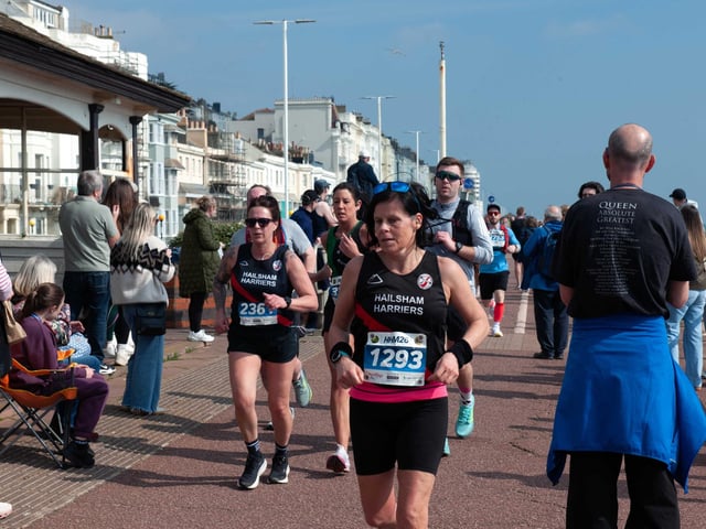 Hastings Half Marathon 2026 - pictures by Frank Copper