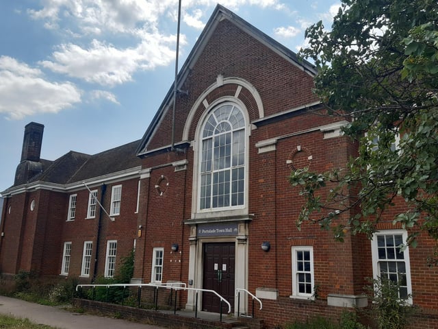 Go past Portslade Town Hall