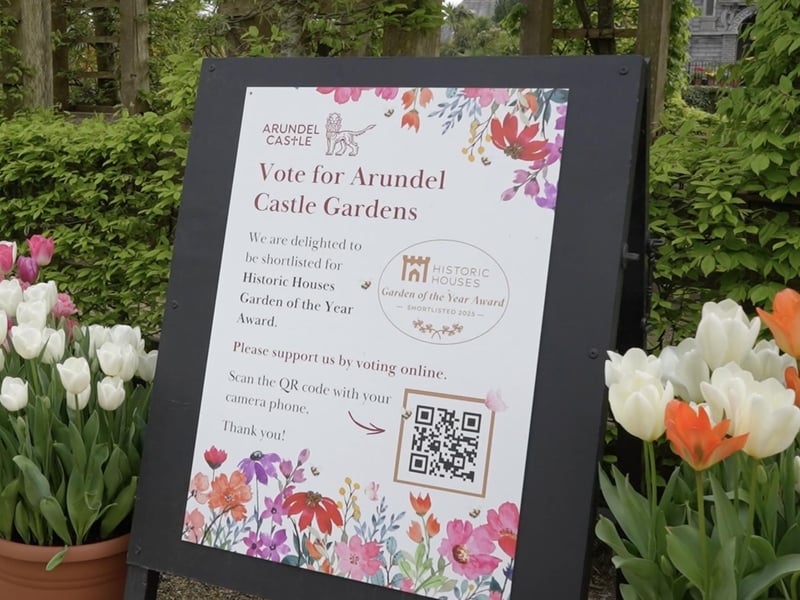 More fantastic photos of the Arundel Castle Tulip Festival