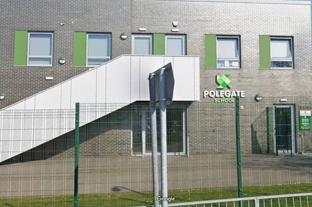 Polegate Primary School in Oakleaf Drive, Polegate, BN26 6PT.