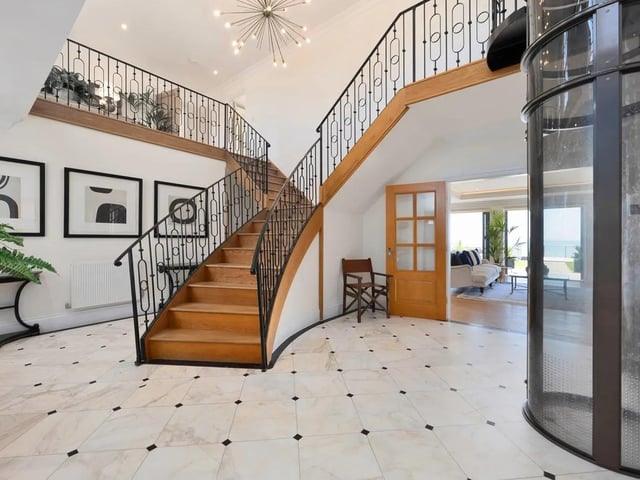 7 bed detached house