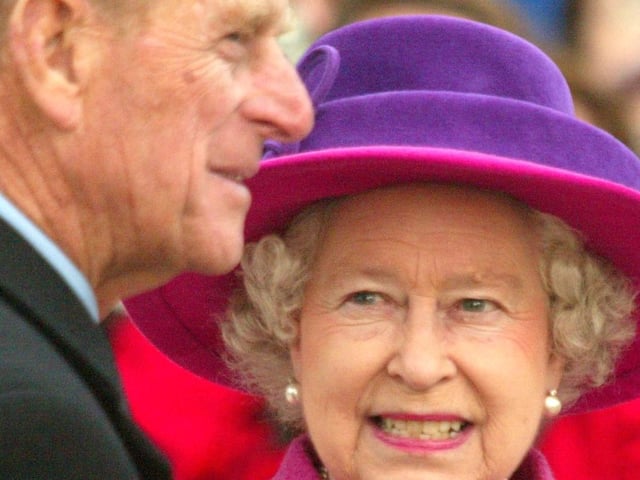 JPCT 24 October 2003 Queen visits Horsham. The Forum C3440364a -photo by Steve Cobb
