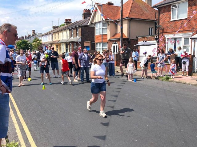 Channel View Road street party (photo by David Sprouse)