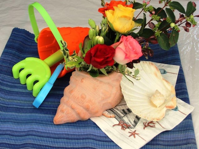 The combined features of the flower show, dog show and displays attracted many hundreds of visitors to the recreation ground