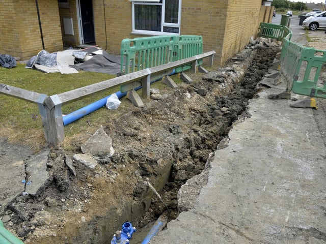 Linden Close residents flooded again due to burst water main (Pic by Jon Rigby)