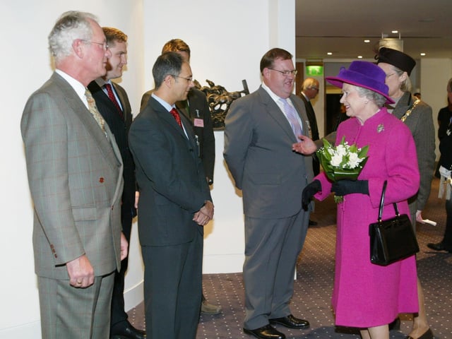 JPCT 24 October 2003 Queen visits Horsham. The Capitol C3440893a -photo by Derek Martin